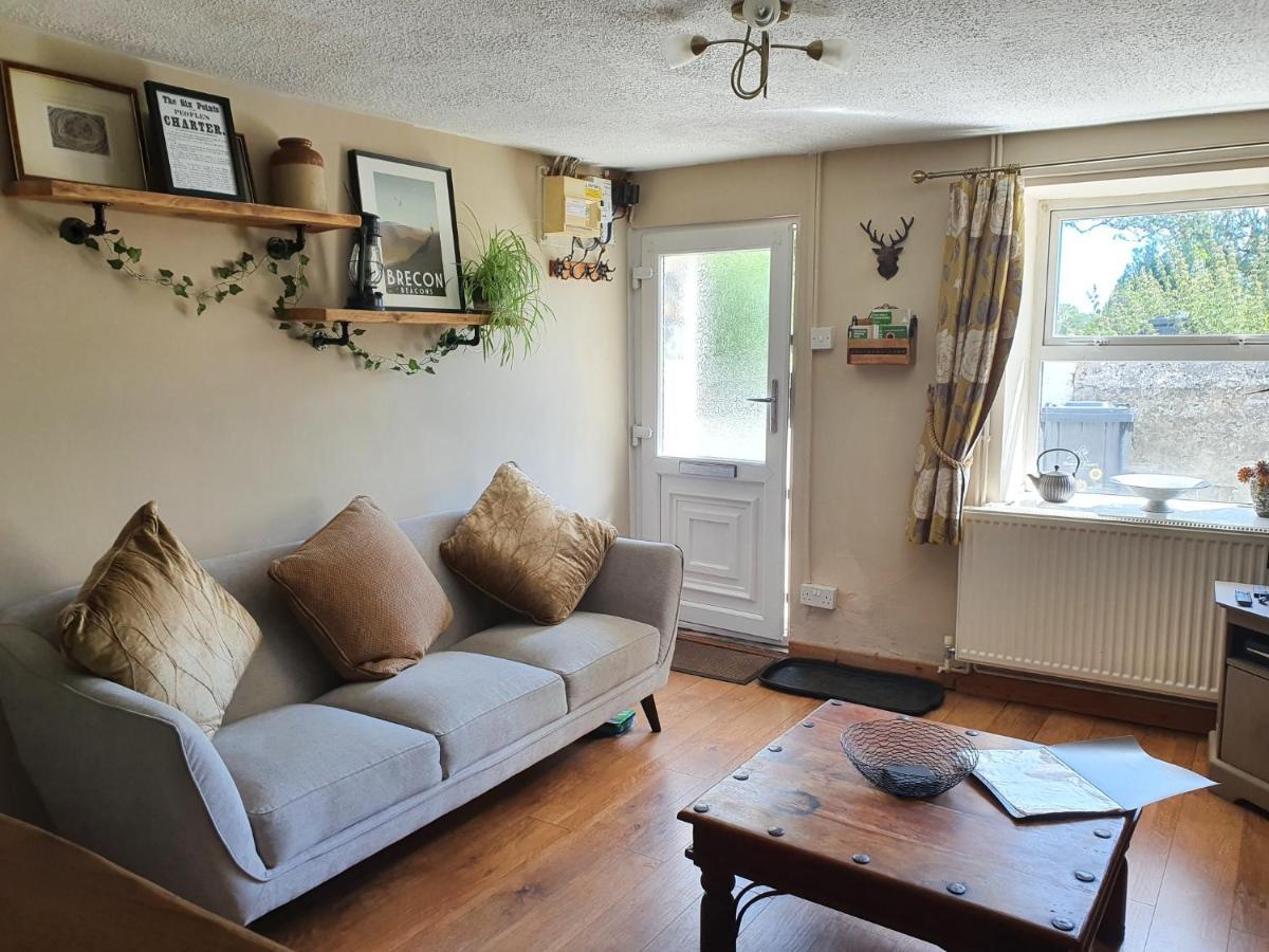 Wales' Highest Village - The Chartist Cottage - Trefil Tredegar エクステリア 写真