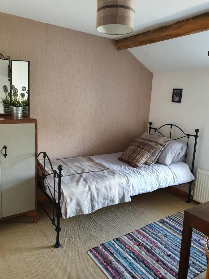 Wales' Highest Village - The Chartist Cottage - Trefil Tredegar エクステリア 写真