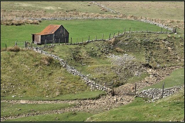 Wales' Highest Village - The Chartist Cottage - Trefil Tredegar エクステリア 写真